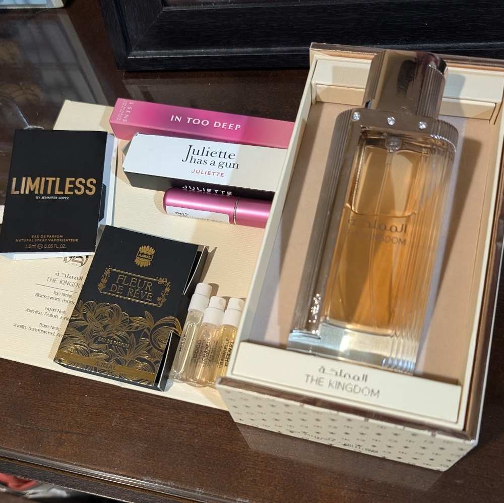 Lattafa The Kingdom for Women - Nearly Full Bottle + Luxury Sample Bundle! - Picture 2 of 7